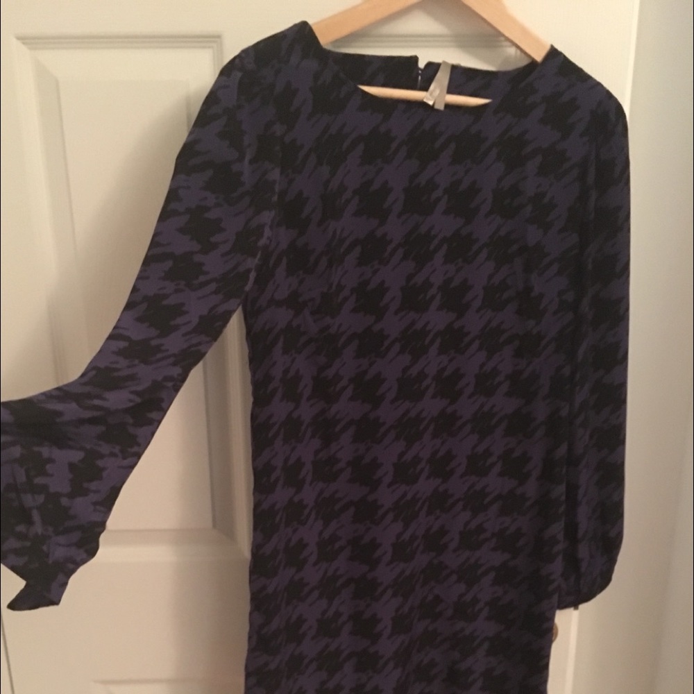 Long sleeve mini, houndstooth, open back